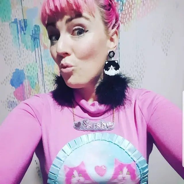 Persian Kitty Cat And Pom Pom Earrings In White Or Black & White, Laser Cut Acrylic, Plastic Jewelry - Cityz Atelier Lumière